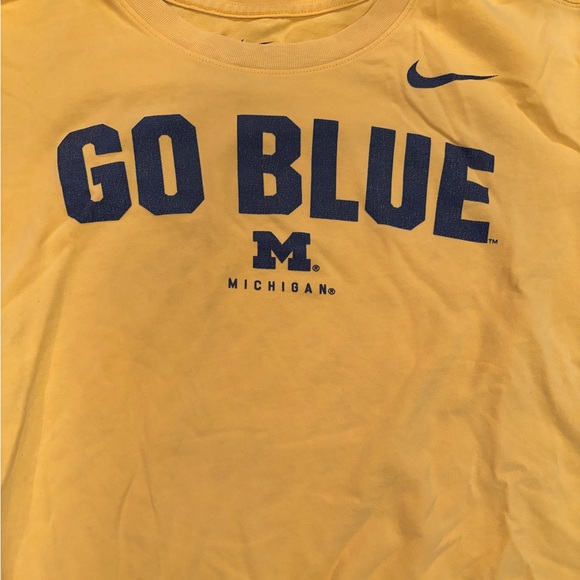 Men’s University of Michigan t shirt - Picture 2 of 3